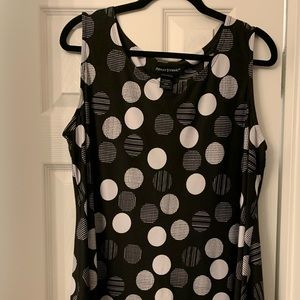 Black n White Tunic top sleeveless 16/18 (plus size)